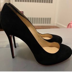 Like new louboutin blk suede pumps SIZE 39 (sz 9)